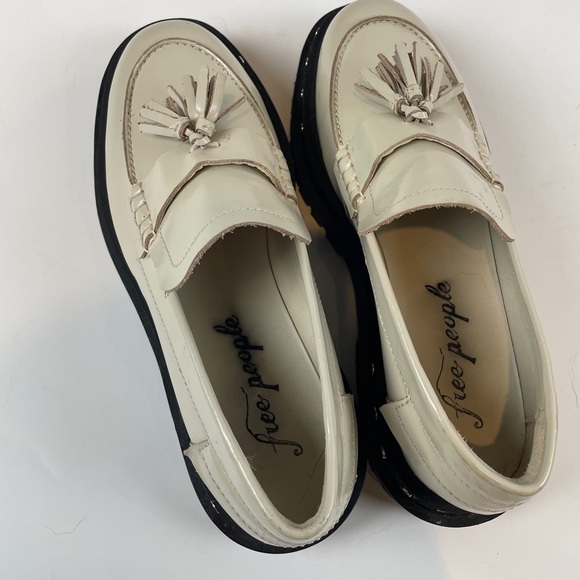 Free People Teagan Tassel Loafer antique ivory leather studded chunk women’s 8.5 - Picture 9 of 14